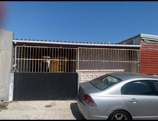 4 BEDROOM HOUSE FOR SALE IN MITCHELLS PLAIN CENTRAL